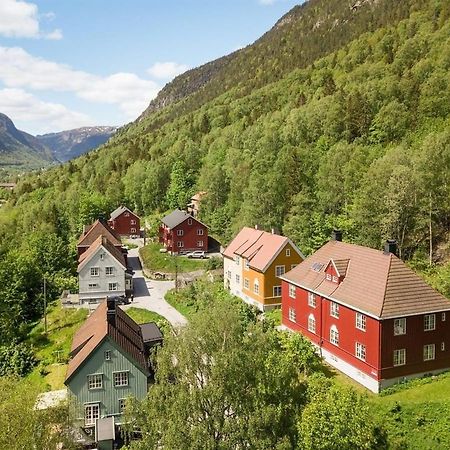 Tveitolia Yellow House Rjukan Buitenkant foto